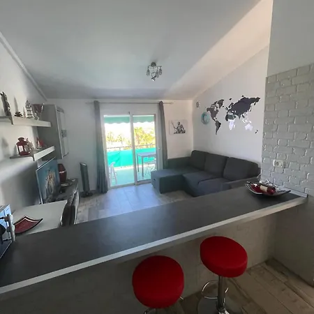 Floor Penthouse With Ocean View & Pool - Poseidon Apartment *