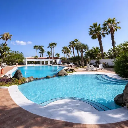Poseidon - Stunning Ocean & Pool View Terrace Lejlighed *