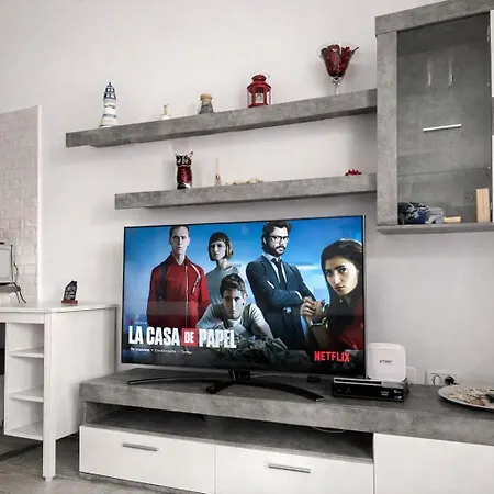 Poseidon - Stunning Ocean & Pool View Terrace