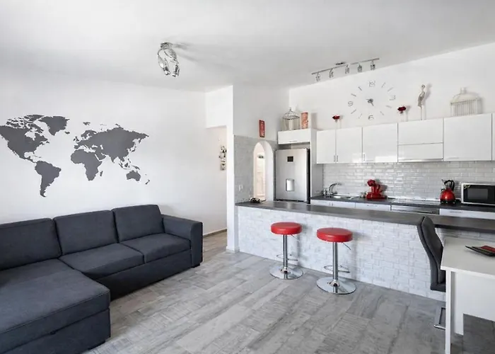 Floor Penthouse With Ocean View & Pool - Poseidon Apartament *